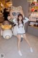 Icey Chau (艾 昔) is so cute through MixMico's camera lens (14 pictures)